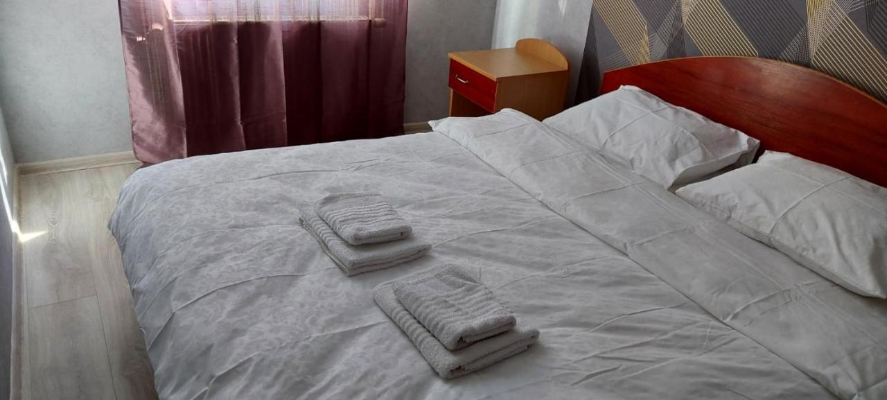 2 Bedroom Apartment On Tomashivskogo Street 7 ลวีฟ ภายนอก รูปภาพ