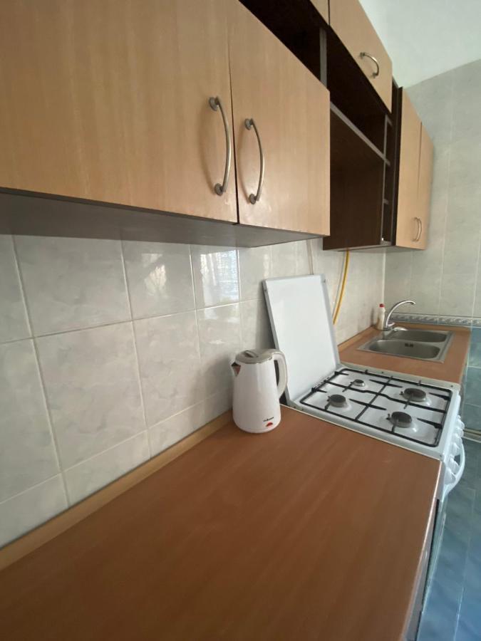 2 Bedroom Apartment On Tomashivskogo Street 7 ลวีฟ ภายนอก รูปภาพ