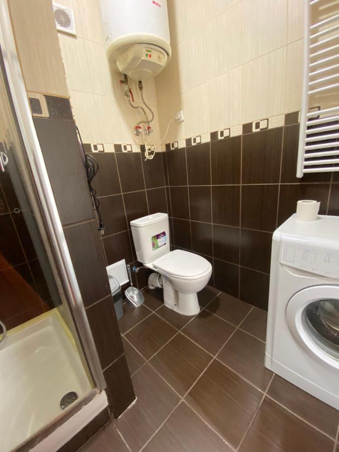 2 Bedroom Apartment On Tomashivskogo Street 7 ลวีฟ ภายนอก รูปภาพ