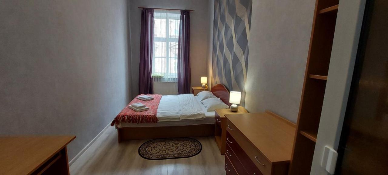 2 Bedroom Apartment On Tomashivskogo Street 7 ลวีฟ ภายนอก รูปภาพ